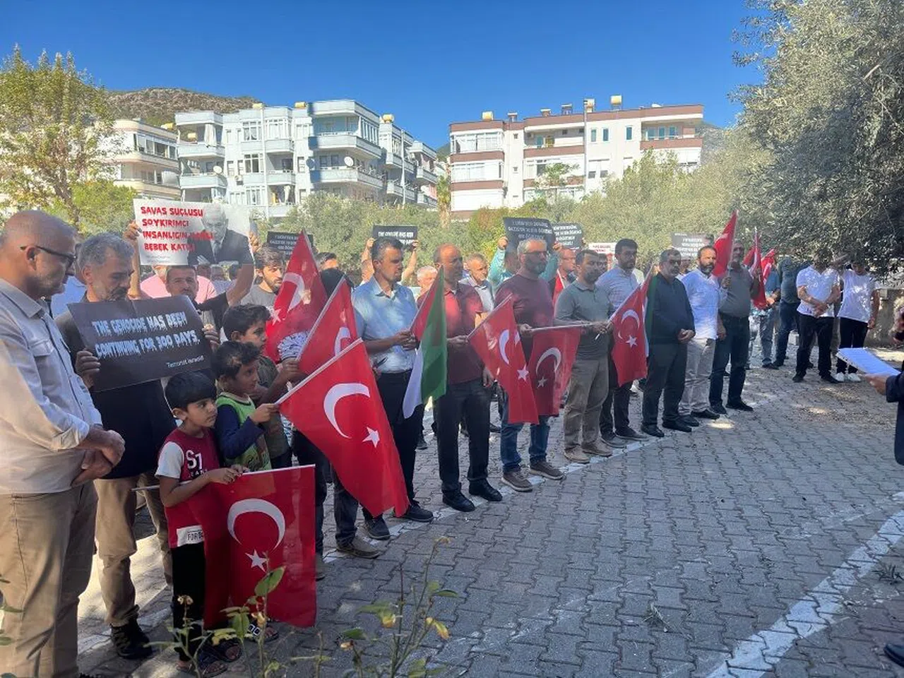 Şehitler için gıyabi cenaze namazı kılındı