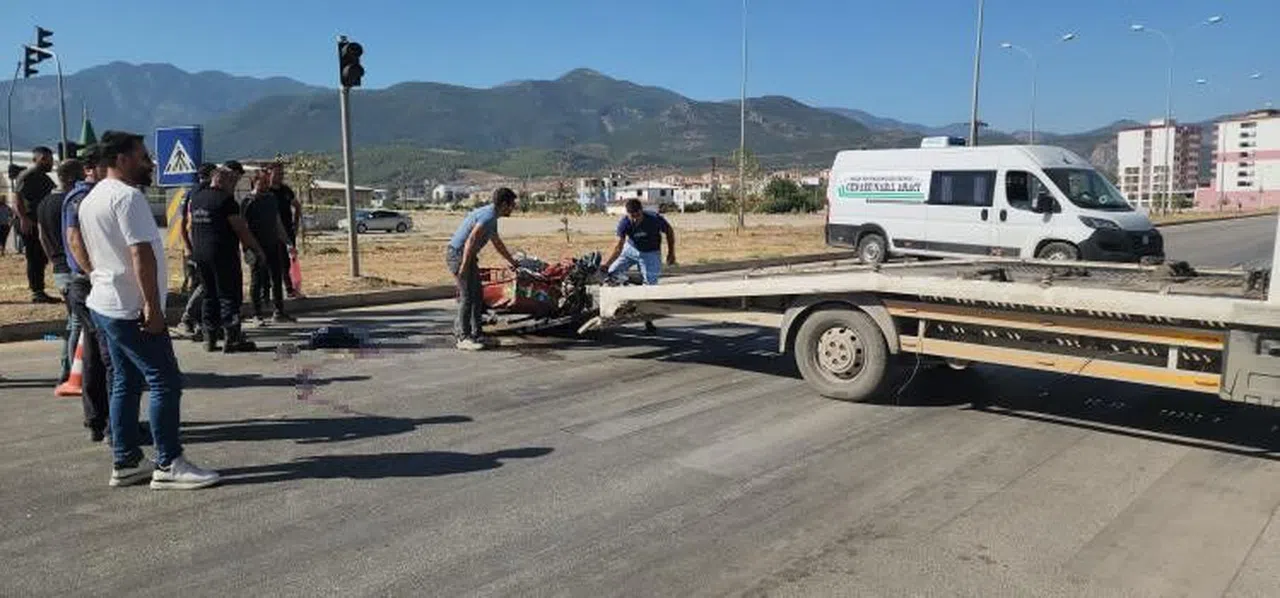 Tırla çarpışan motosikletin sürücüsü hayatını kaybetti