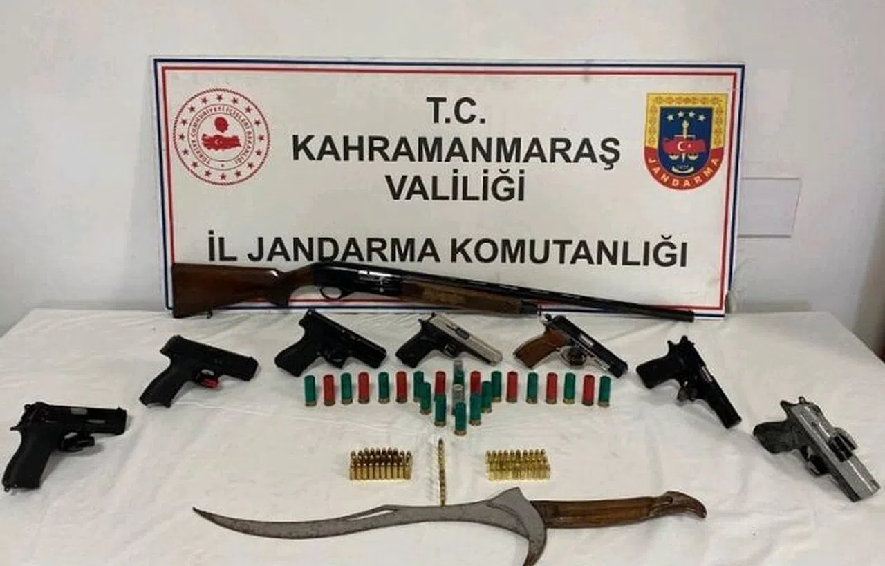Şahsın evinden ve aracından cephane çıktı