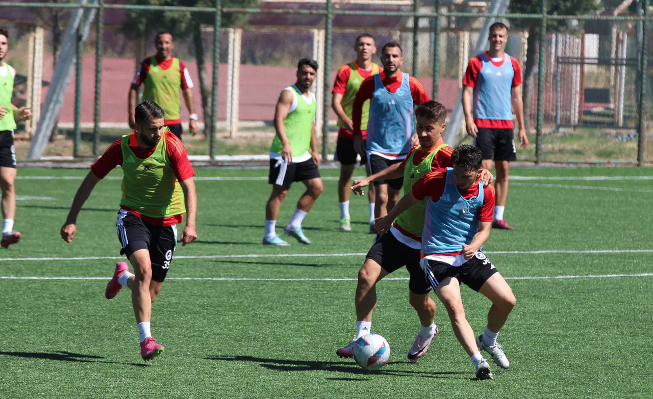 İstiklalspor Sebat maçı hazırlıklarını tamamladı