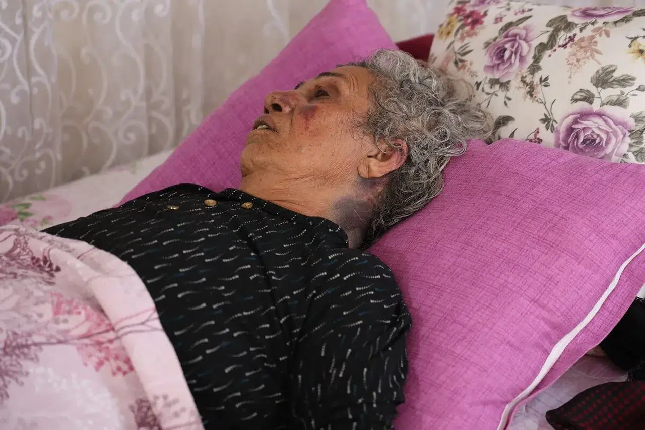 Yaşlı kadını yüzüğü için öldüresiye darbetti