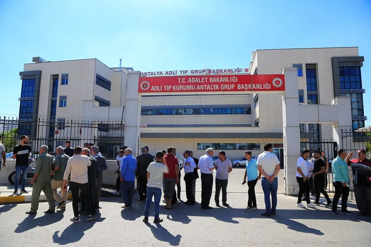 Yıldırım Çarpmasıyla Ölen Selahattin'in Cenazesini Babası Aldı