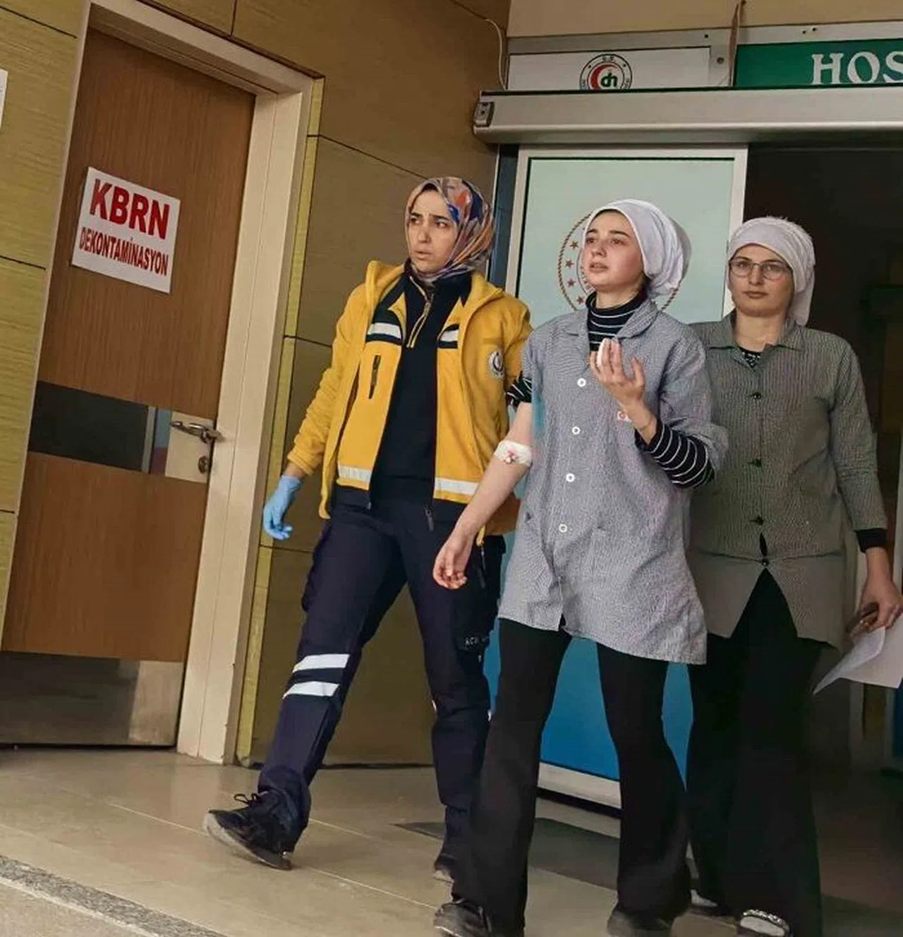 Elini Dokuma Makinesine Kaptırdı
