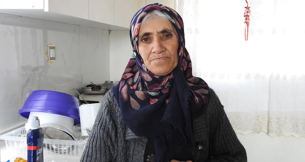 Yeni Yuvasına Kavuşan Depremzede Kadının Buruk Hikayesi