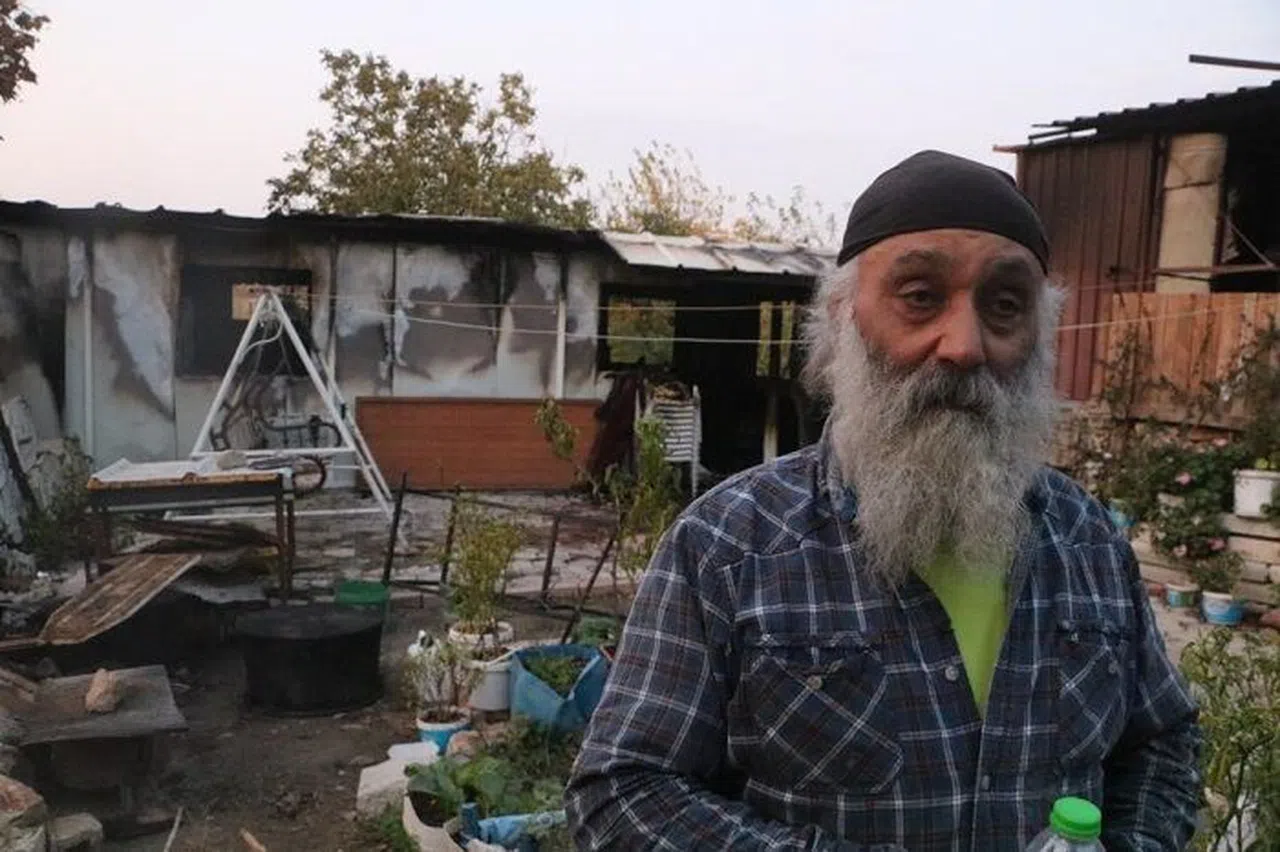 İş Yeri ve Konteyneri Yanan Depremzede Vatandaş Gözyaşlarına Hakim Olamadı
