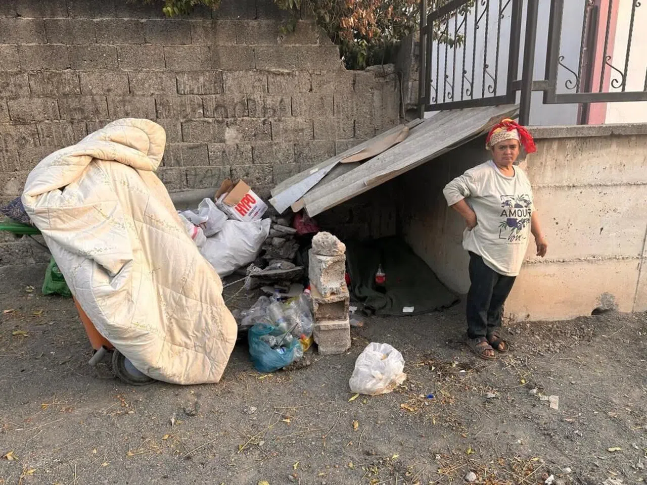 Derme çatma barakada yaşayan kadın, konteyner kentte yerleştirildi