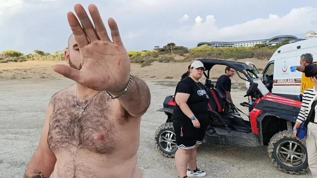 ATV İle Drift Atarken Kaza Yapan İngilizler, Görüntü Alan Gazeteciye Saldırdı