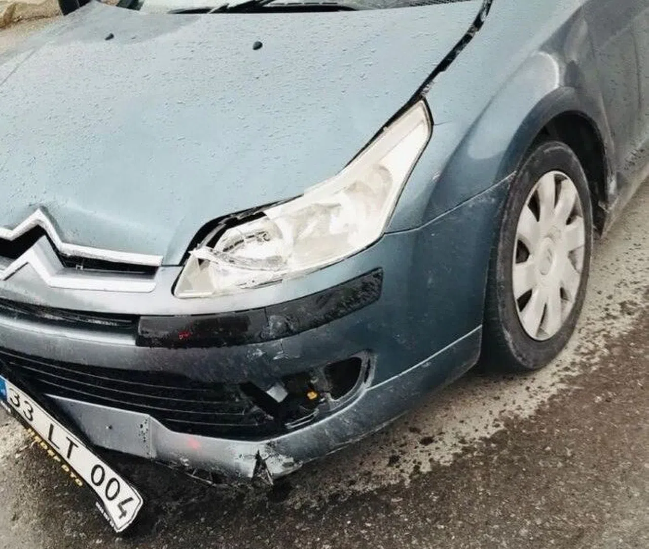 Otomobil ve Motosiklet Çarpıştı: Anne ve 3 Çocuğu Yaralandı
