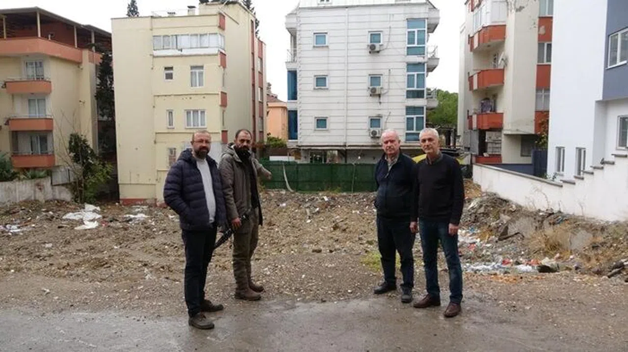 Kahramanmaraşlı Depremzedeler, Yıkılan Evlerinin TOKİ Tarafından İnşa Edilmesini İstiyor