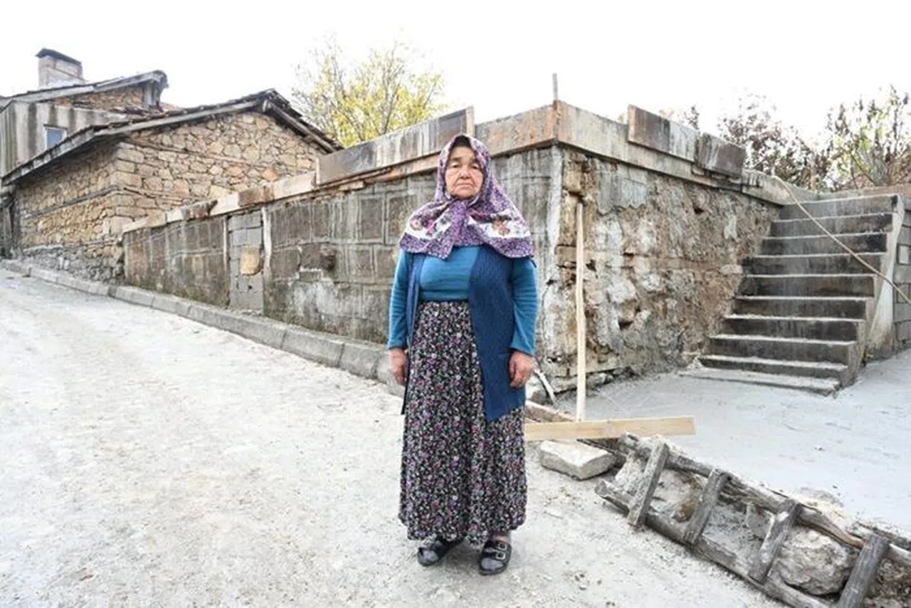 Yangında Evini Kaybeden Yaşlı Kadın Yeniden Sıcak Yuvasına Kavuşacak