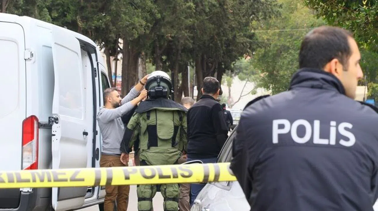 SGK İl Müdürlüğü Bahçesinde Bıraktığı Sırt Çantası Polisi Alarma Geçirdi