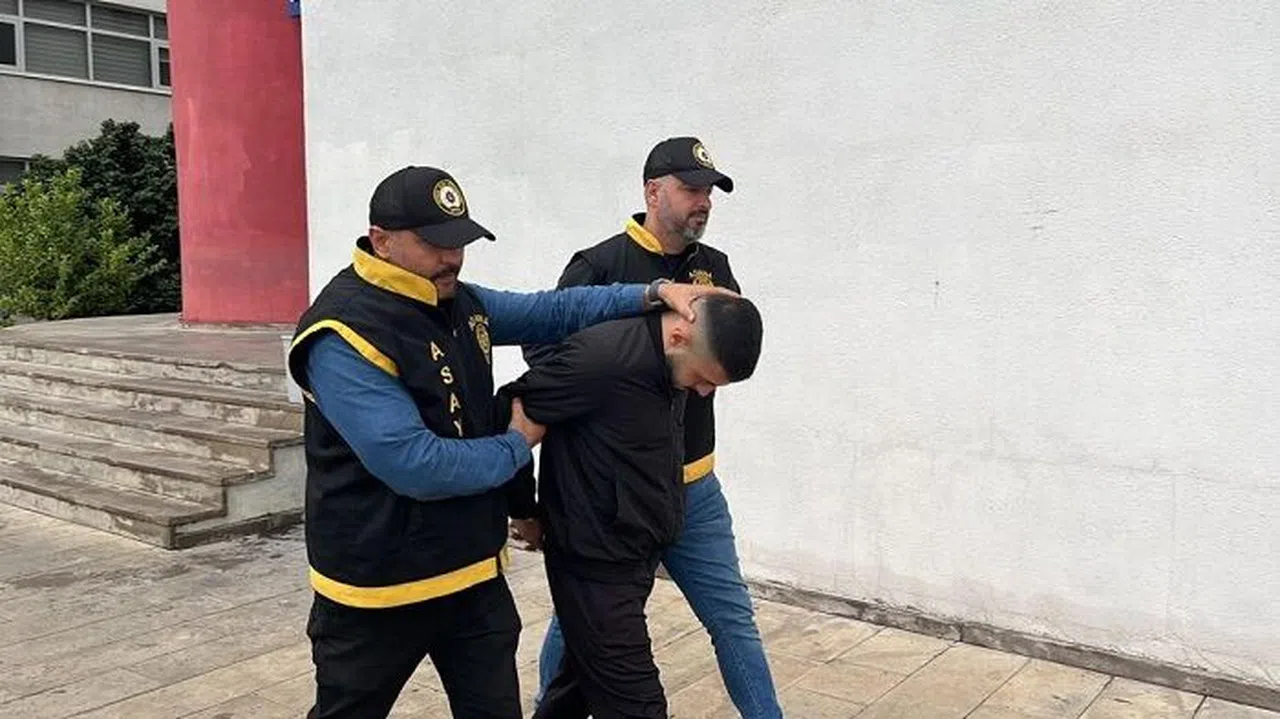 Polislere Küfür Edip Sosyal Medyadan "Erkekseniz Beni Alın" Diyen Kişi Tutuklandı