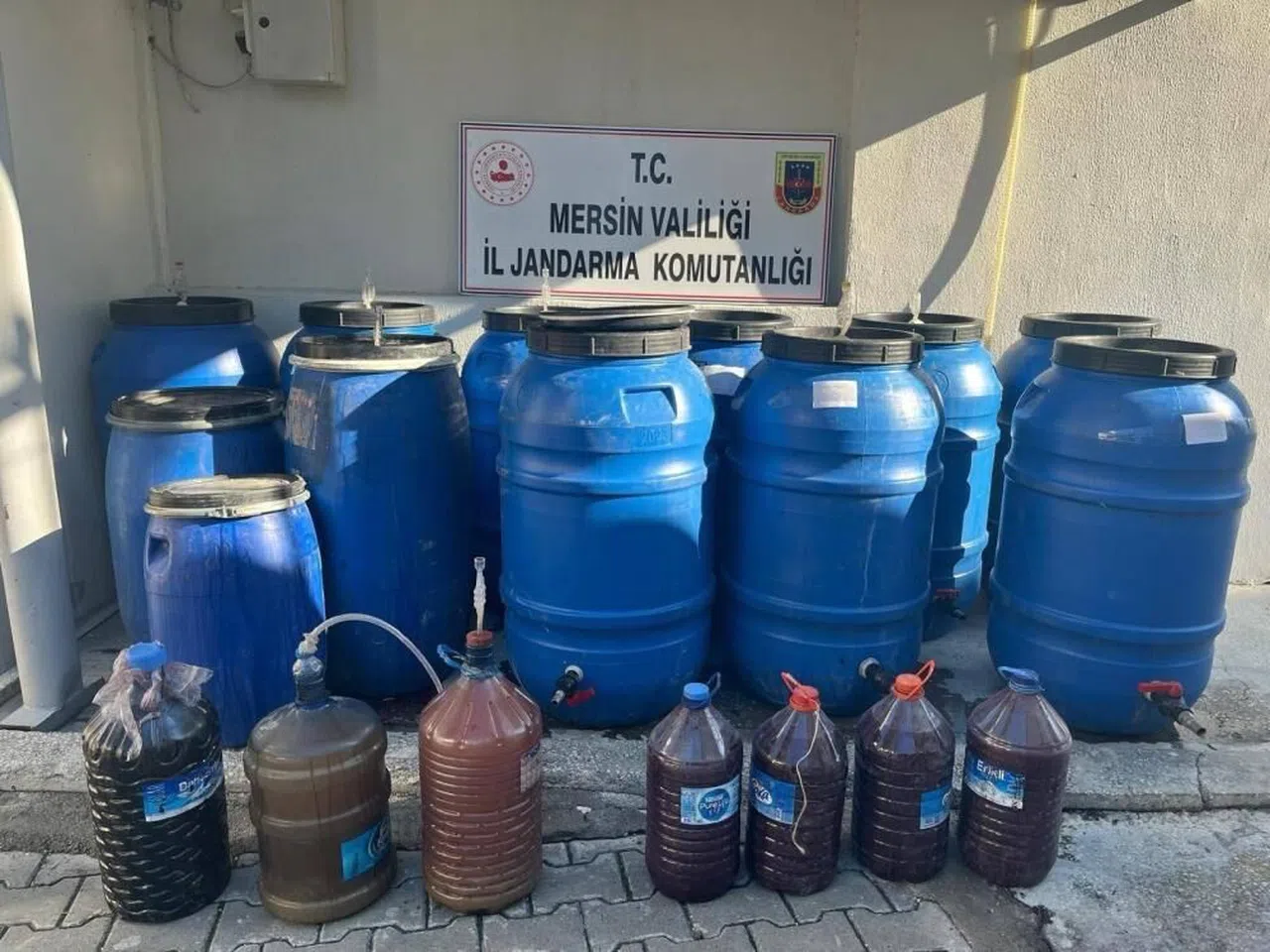 3 Ton Sahte İçki Ele Geçirildi