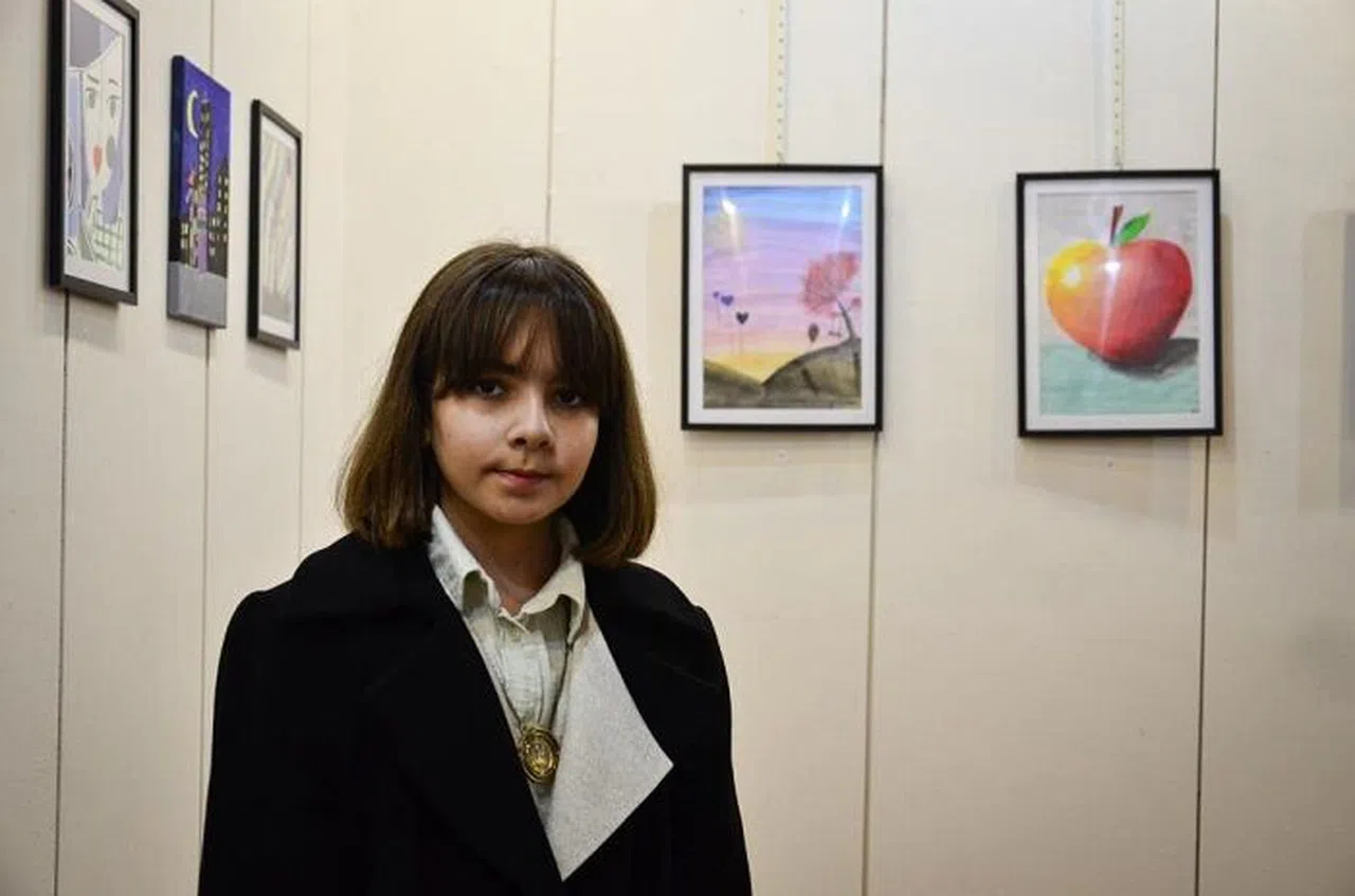 9 Yaşındaki Ressam 2. Kişisel Sergisini Açtı