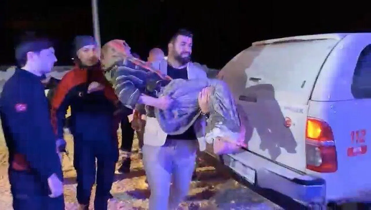 Tipide Kocasıyla Birlikte Kaybolan Yaşlı Kadın, 2 Kuzusu ve Tavuğuna Sarılmış Halde Bulundu