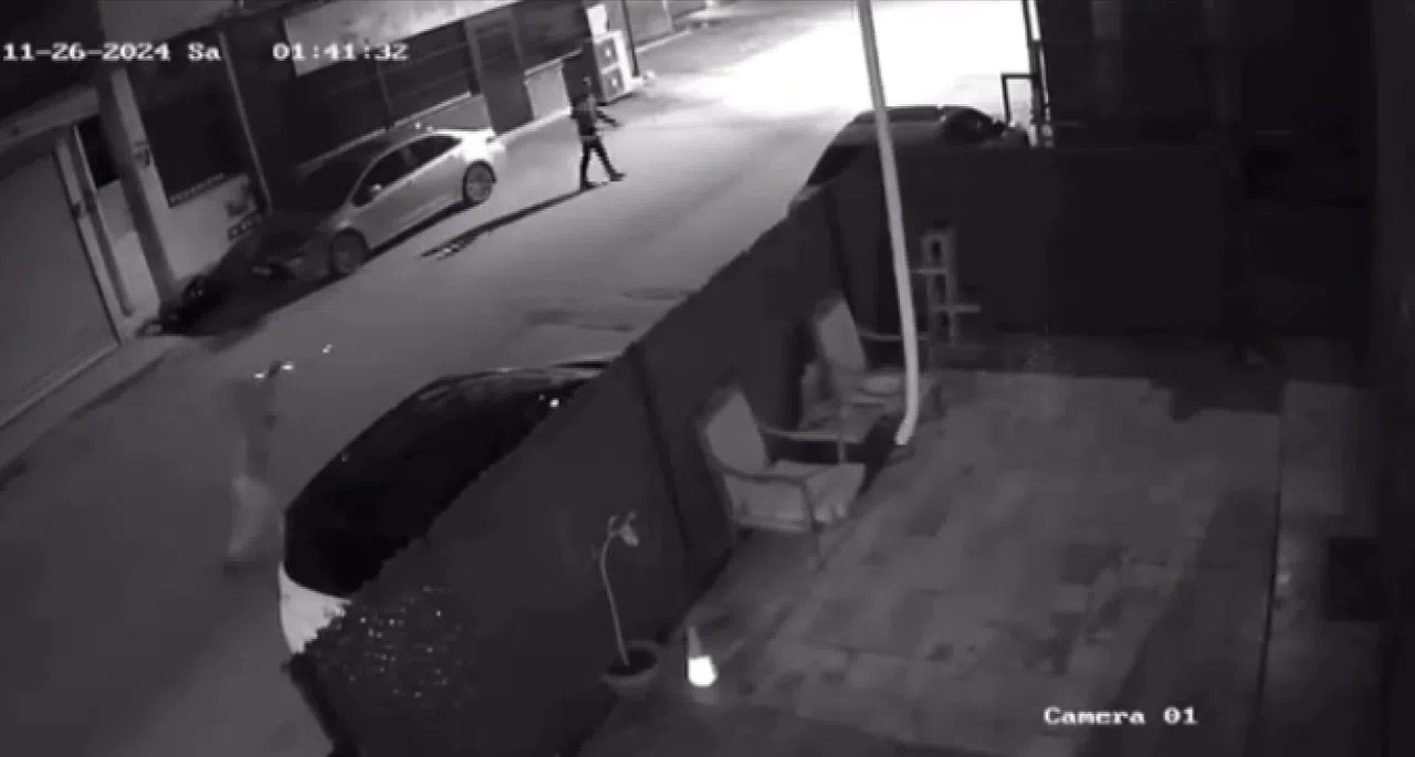 Güzellik merkezine silahlı saldırı, o anlar kameraya yansıdı
