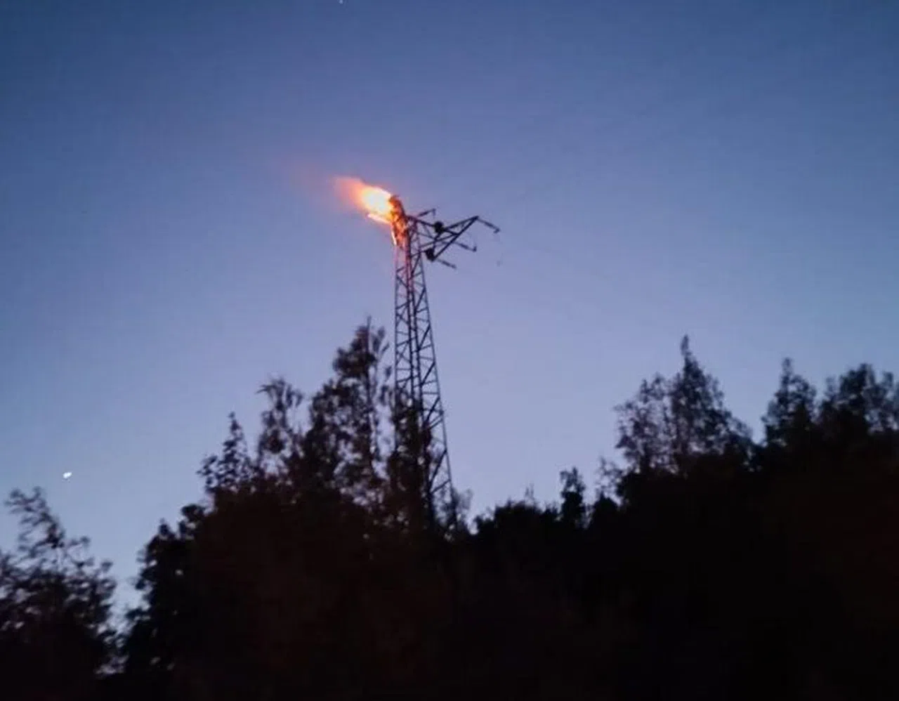Elektrik Direğinde Akıma Kapılan Şahıs Yanarak Öldü