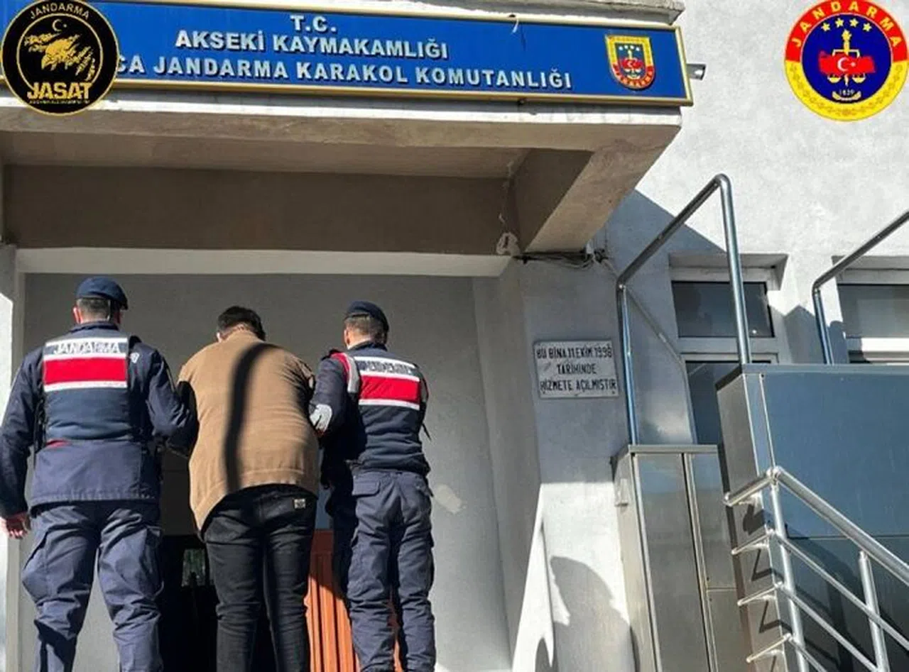 Antalya'da 29 Aranma ve 84 Yıl Ceza İle Aranan Kişi Yakalandı