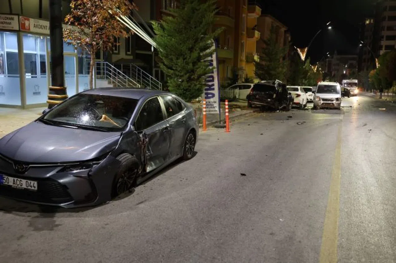 Alkollü Sürücü 4 Araca Çarparak Durabildi