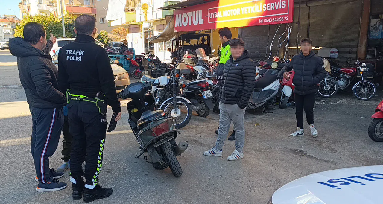 Afacanların Düzenekli Plakayla Motosiklet Turu Polise Takıldı