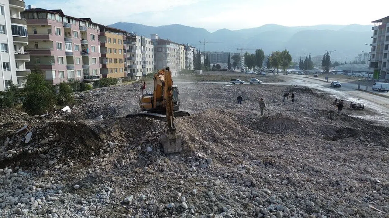 “Operatörler 80 - 100 bin TL arasında maaş ben daha görmedim”