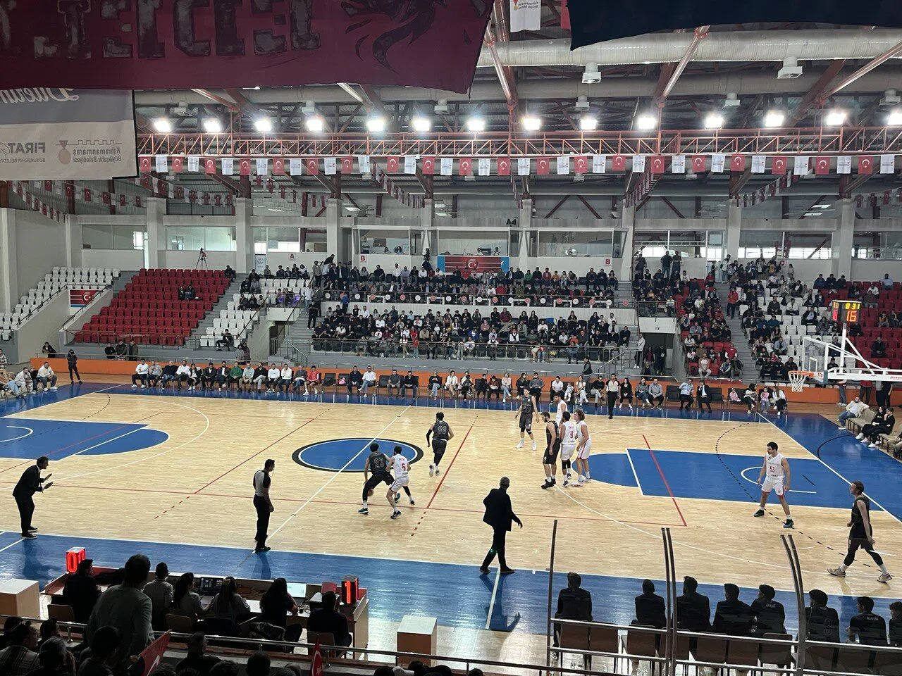 İstiklalspor Basketbol Takımı Dolu Dizgin
