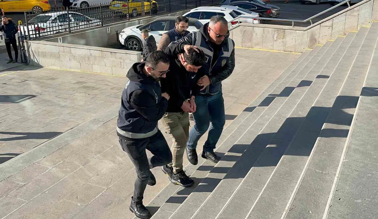 127 Yıl Kesinleşmiş Hapis Cezası Bulunan Cezaevi Firarisi Yakalandı