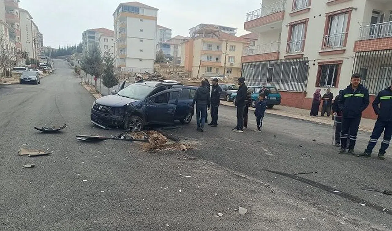Gölbaşı’nda İki Otomobil Çarpıştı: 2 Yaralı