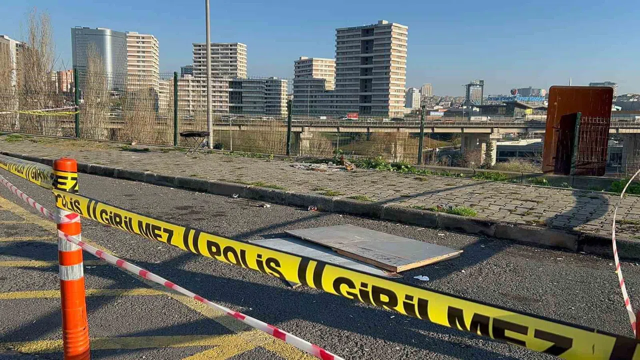İki Arkadaş Mangal Yakarken Aşağı Düştü