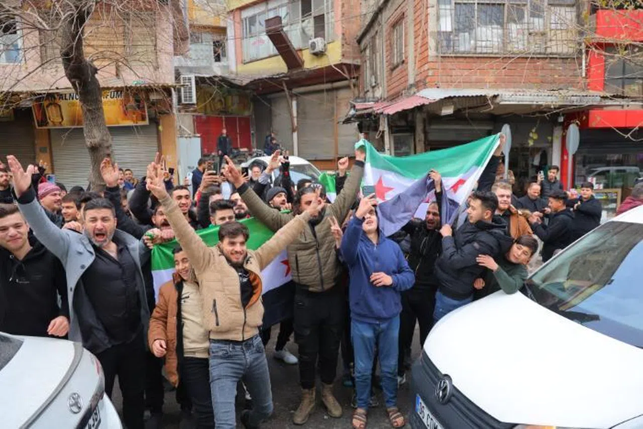 Kahramanmaraş'taki Suriyeliler Esed'ın Gidişini Kutladı