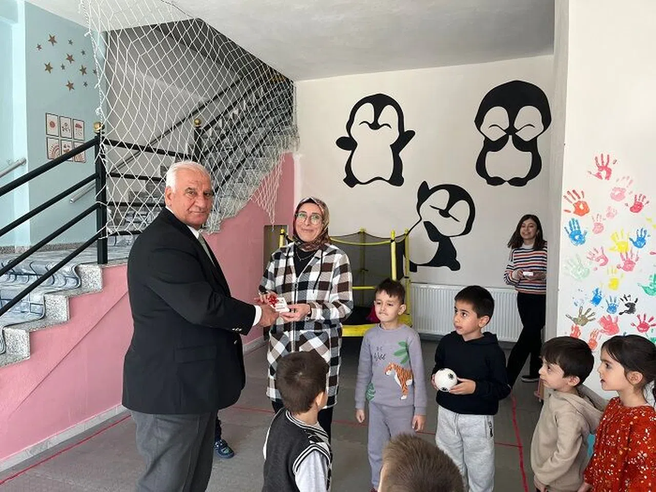 Başkan Cüce, İlçedeki Öğretmenleri Ziyaret Etti