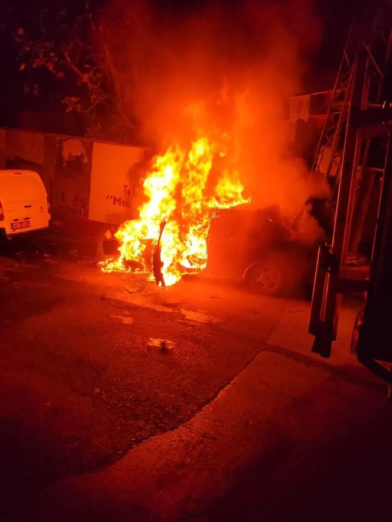 Kahramanmaraş'ta Otomobil Yangını