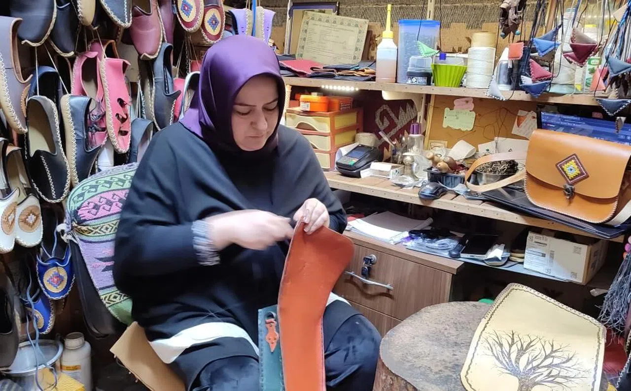 Kahramanmaraş'ta Bir Kadın 32 Yıldır Dede ve Baba Mesleğini Devam Ettiriyor