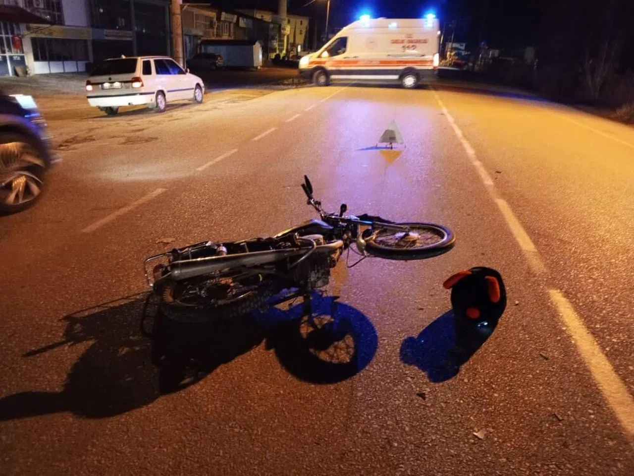 Otomobil İle Motosiklet Çarpıştı: 1 Yaralı