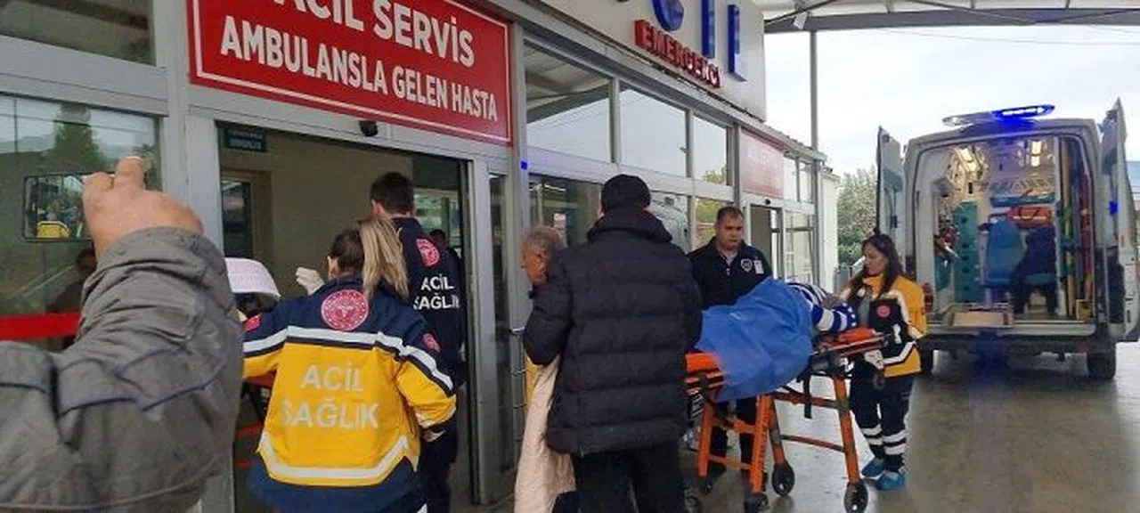 Şehit Konvoyundaki Kazada Yaralanan Hamile Kadın Bebeğini Kaybetti