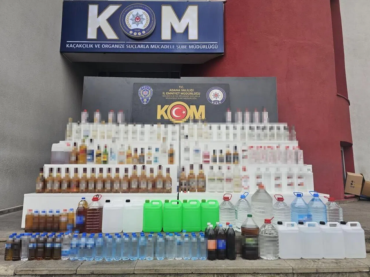 12 Milyon Kaçak Makaron ve 567 Litre Kaçak Alkol Ele Geçirildi