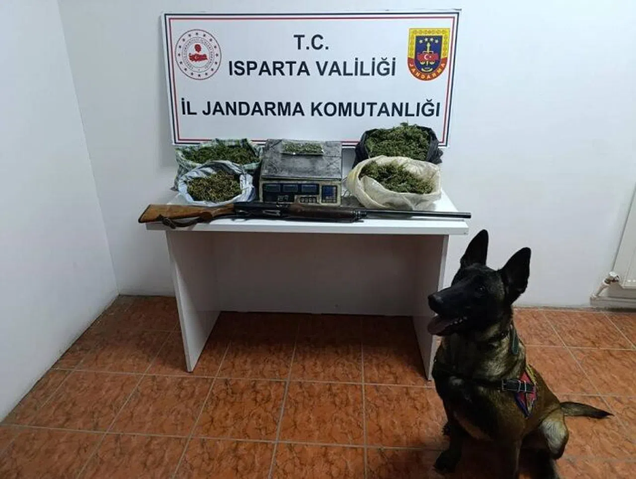 Uyuşturucu Operasyonu: 2 Kişi Tutuklandı