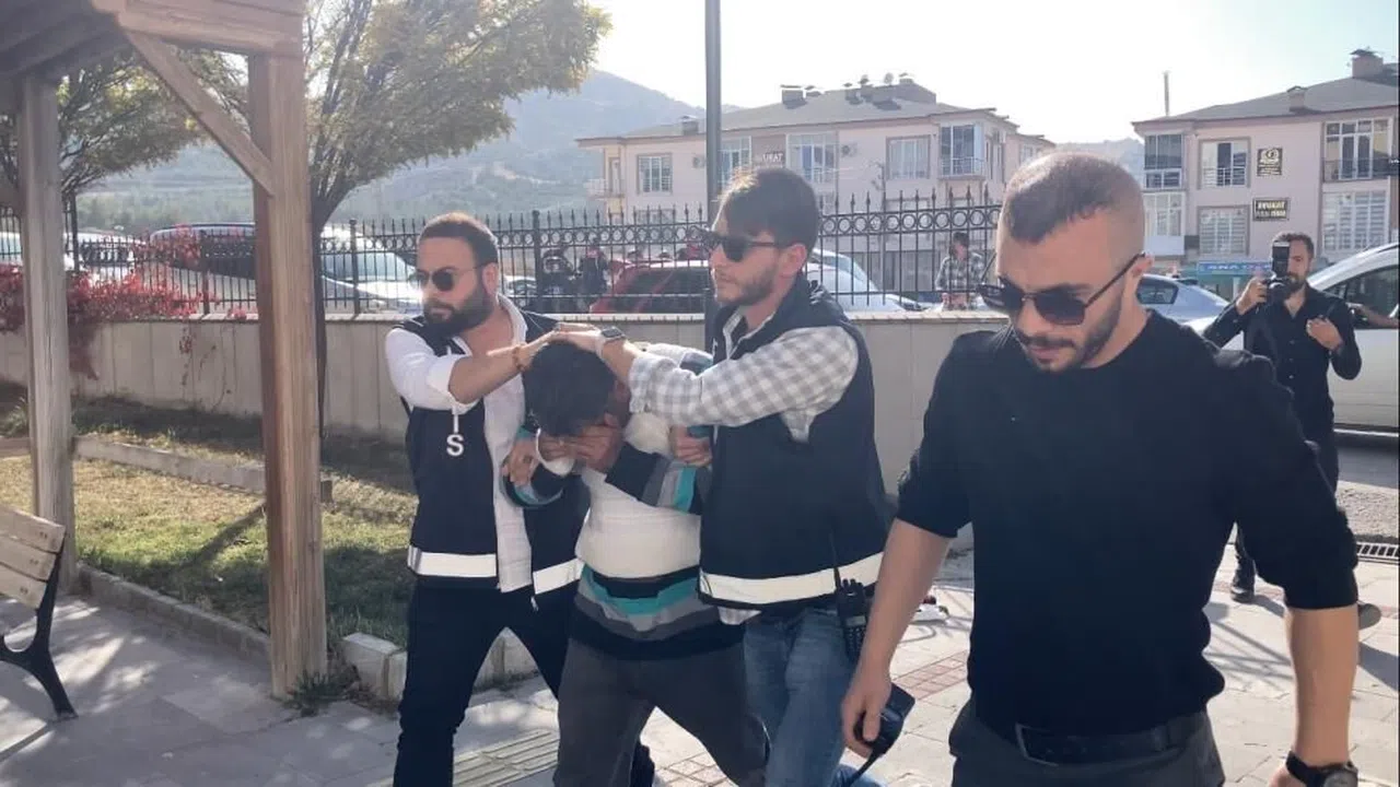 Yaşlı Adamı Öldürüp Karısını Yaralayan Sanık: "Tahliyemi Talep Ediyorum"