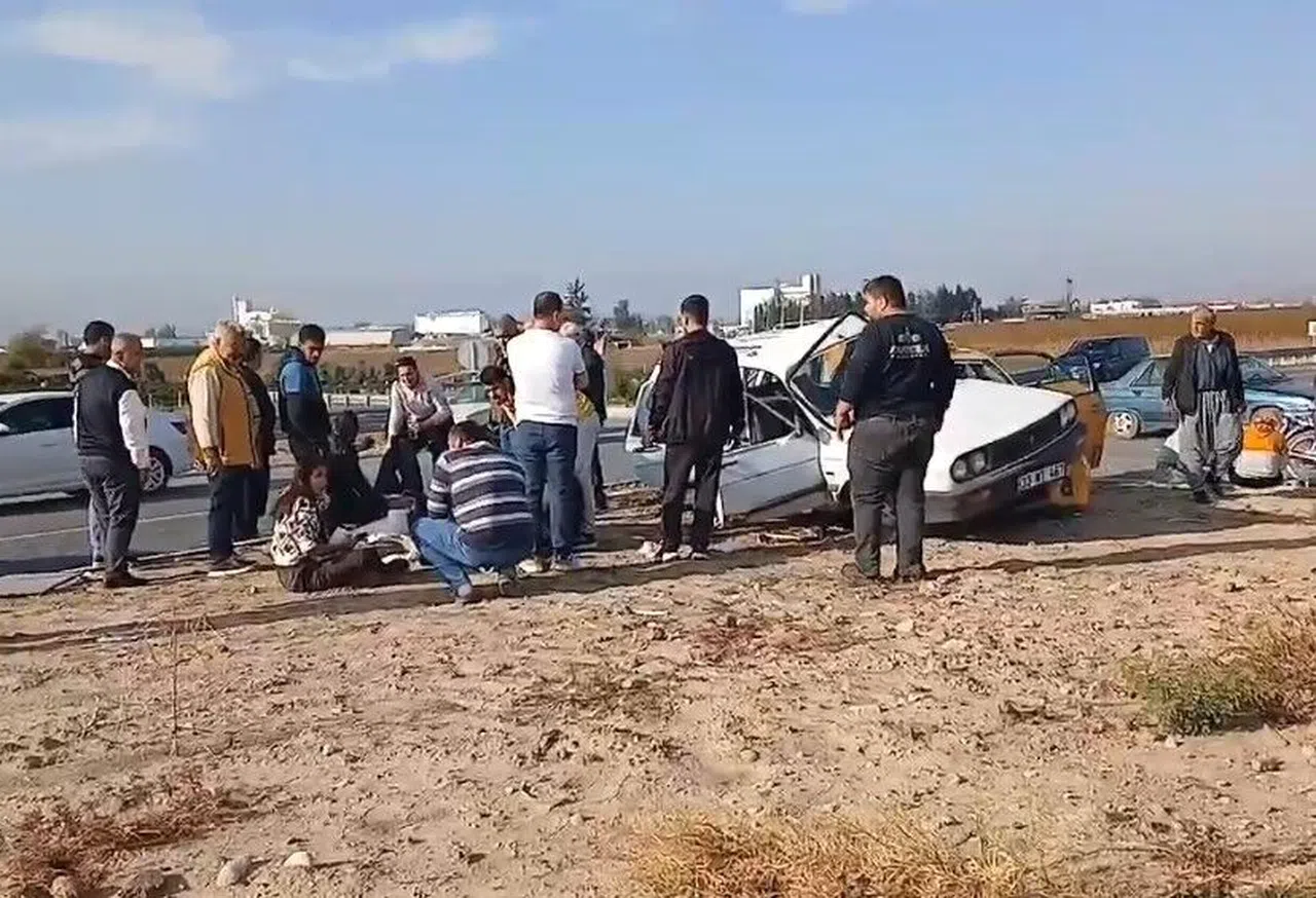 2 Otomobilin Çarpıştığı Kazada 6 Kişi Yaralandı