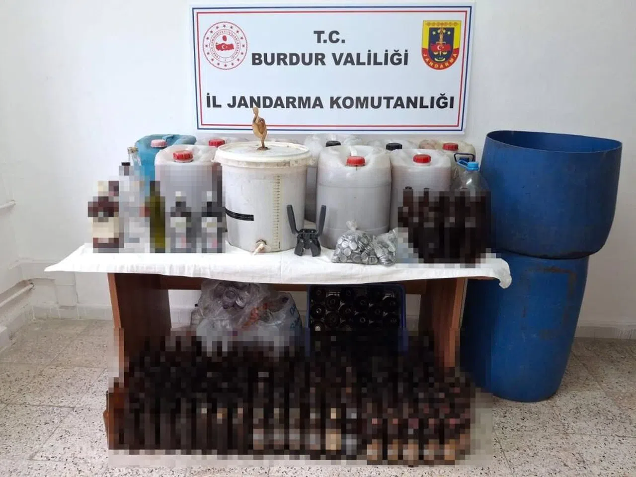İkamette kaçak içki operasyonu