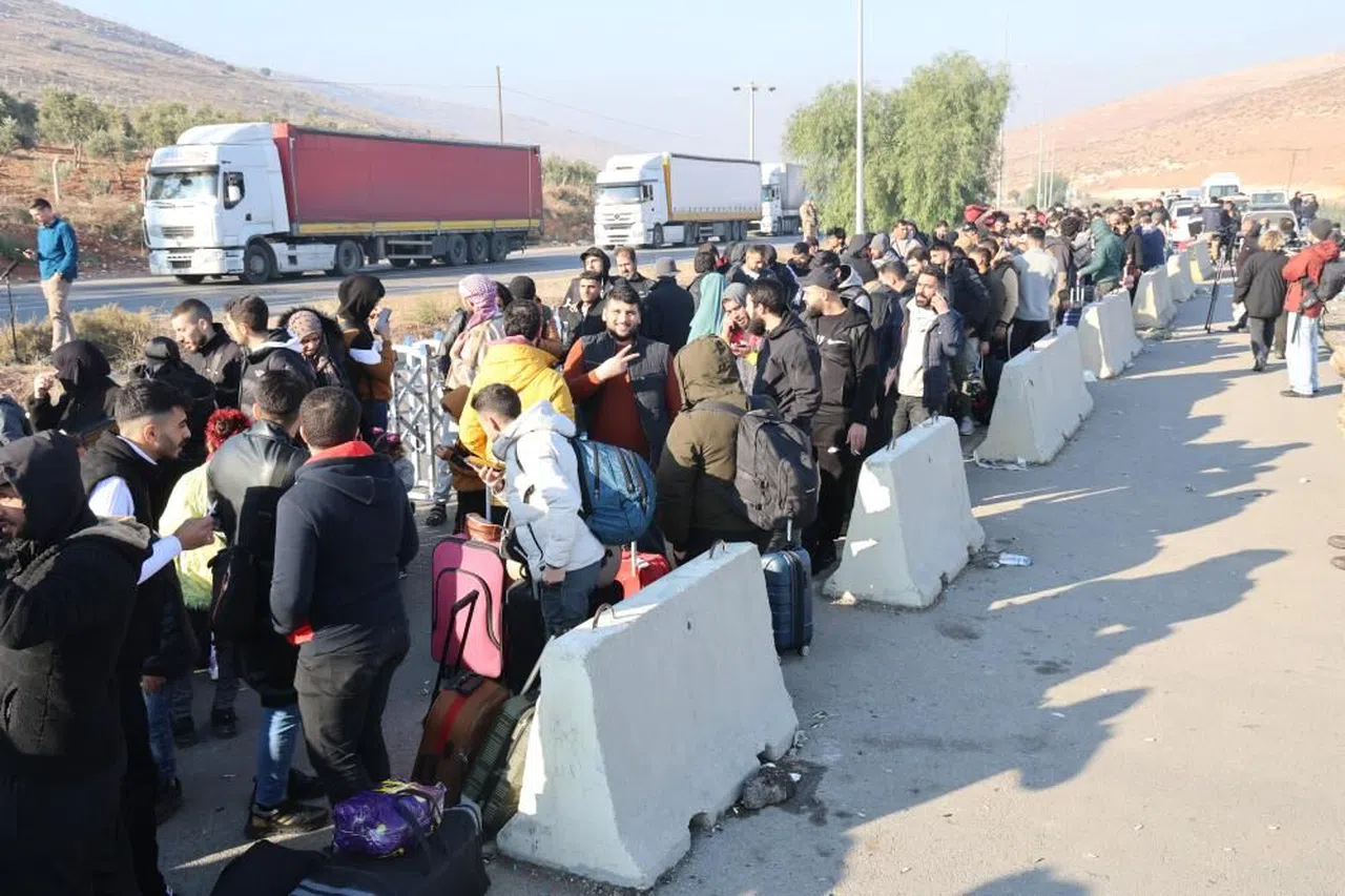 Cilvegözü'nden Suriyeliler yurtlarına dönmeye başladı