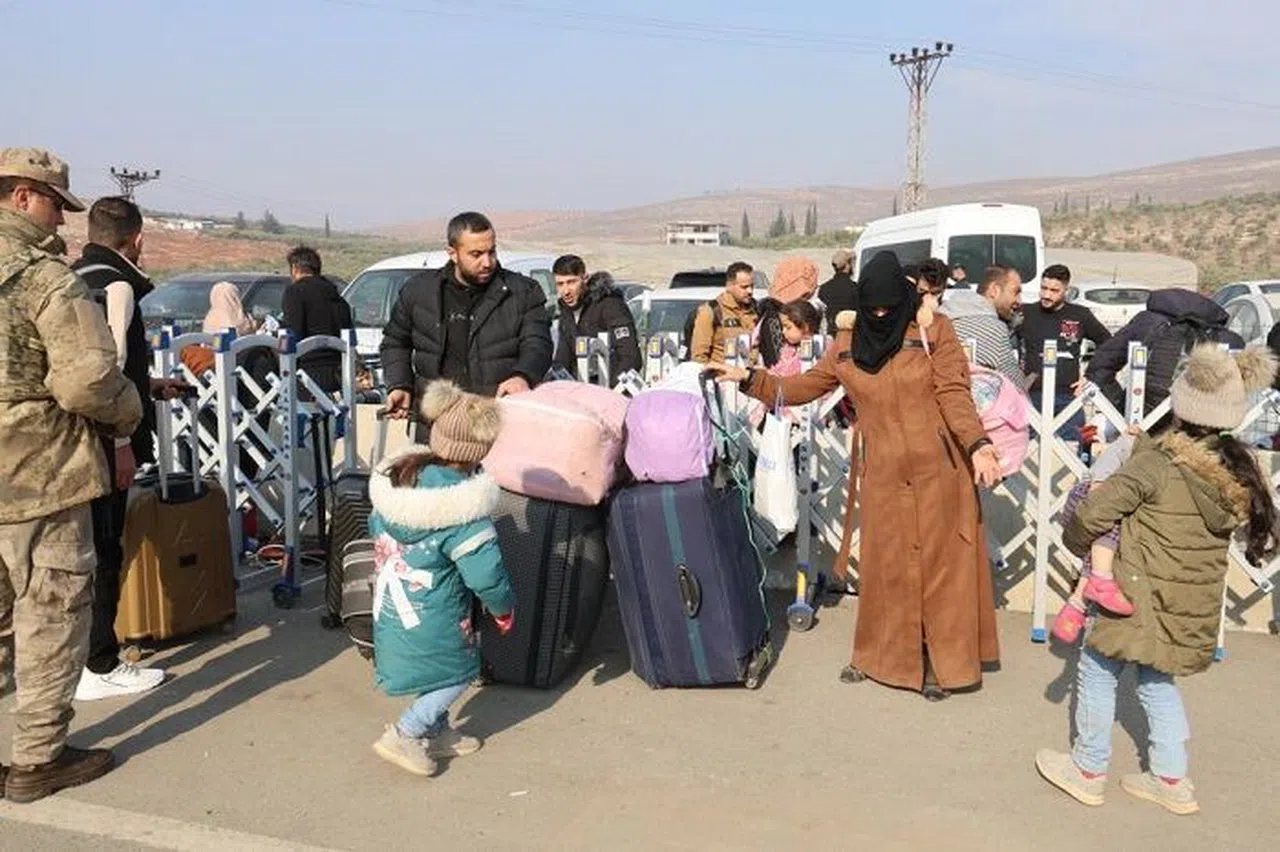 Suriyeliler Cilvegözü'nden Ülkelerine Heyecanla Dönüyor