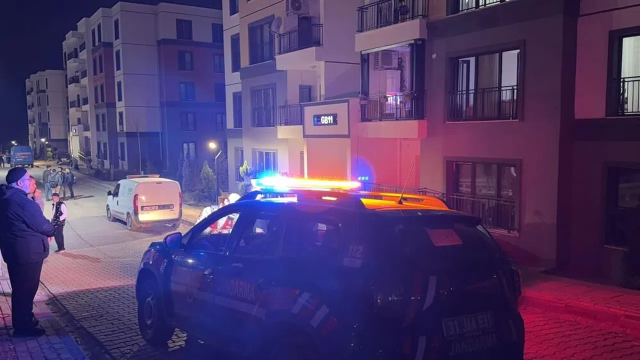 Yakınlarının Haber Alamadığı Anne ve 3 Çocuğu Evlerinde Ölü Bulundu