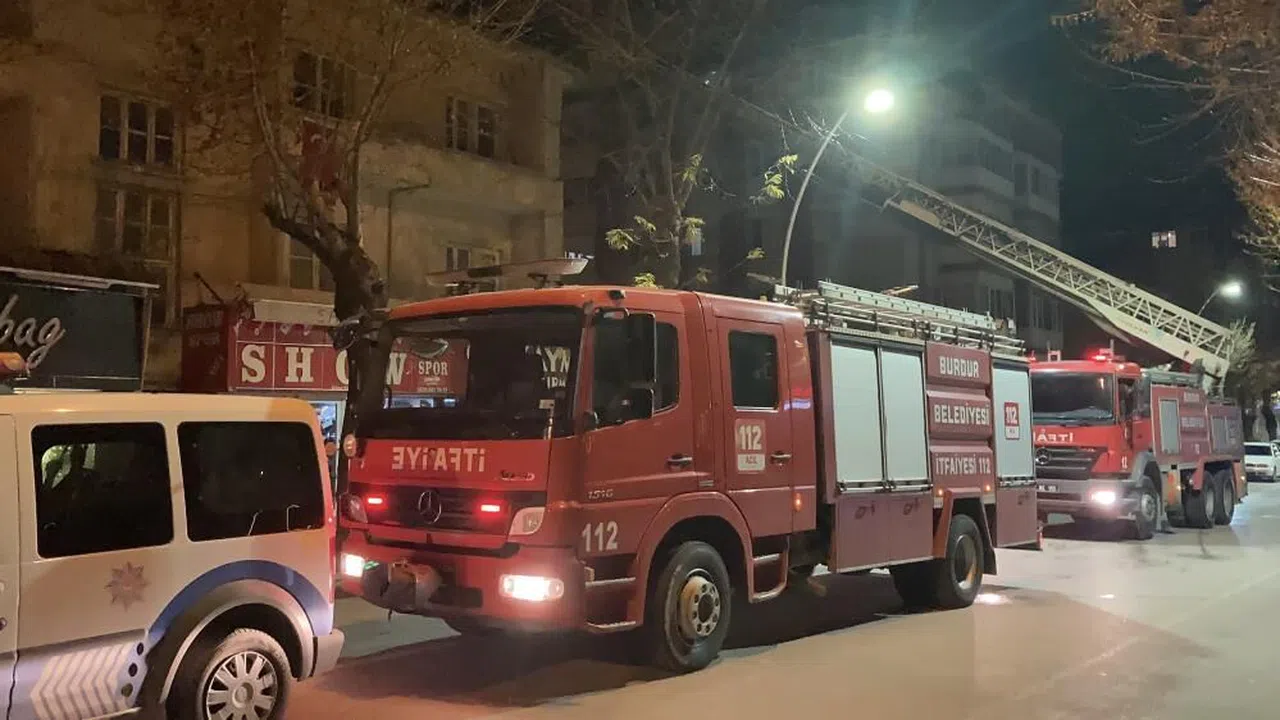 Kafeteryada Çıkan Baca Yangını Paniğe Neden Oldu