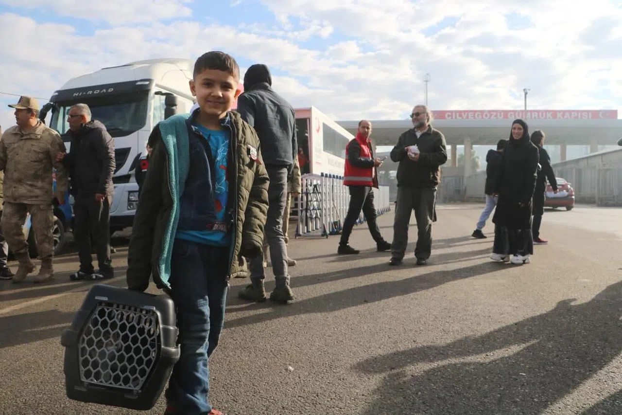 Suriyeli Ahmet Kedisi 'Esmer' İle Memleket Yolunda