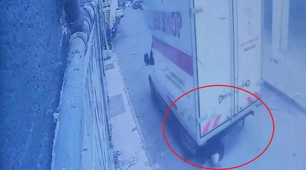 Kamyonetin Yaşlı Adamı Ezdiği Feci Kaza