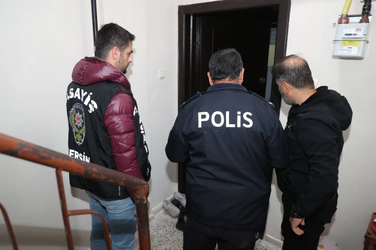 Mersin'de Hırsızlık Suçundan Aranan 27 Firari Yakalandı