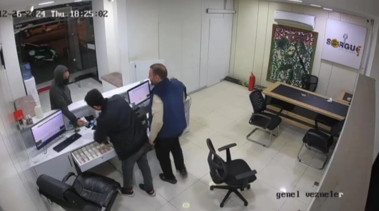 Döviz Bürosunu Soyup Sahibini Rehin Aldı, 'Borçlarım Vardı' Savunması Yaptı