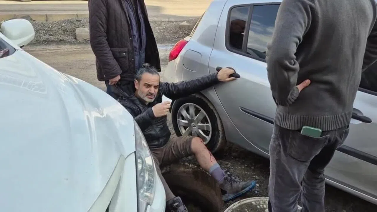 Kanalizasyon Çukuruna Düşen Adamı Esnaf Kurtardı