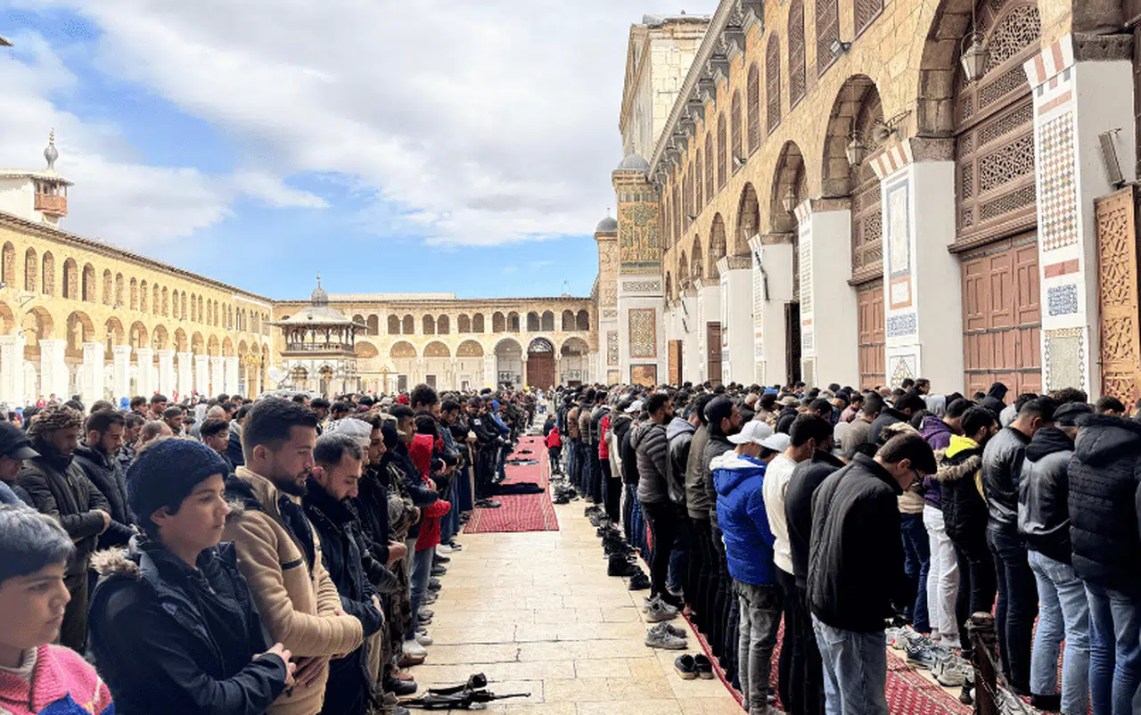 Şam’da Tarihi Emevi Camii’nde 3. Cuma Namazı Kılındı